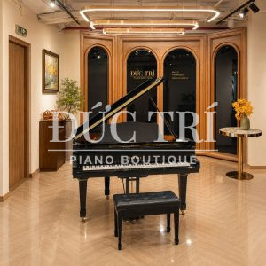 Đàn grand piano Yamaha G3D màu đen bóng đặt tại showroom Đức Trí