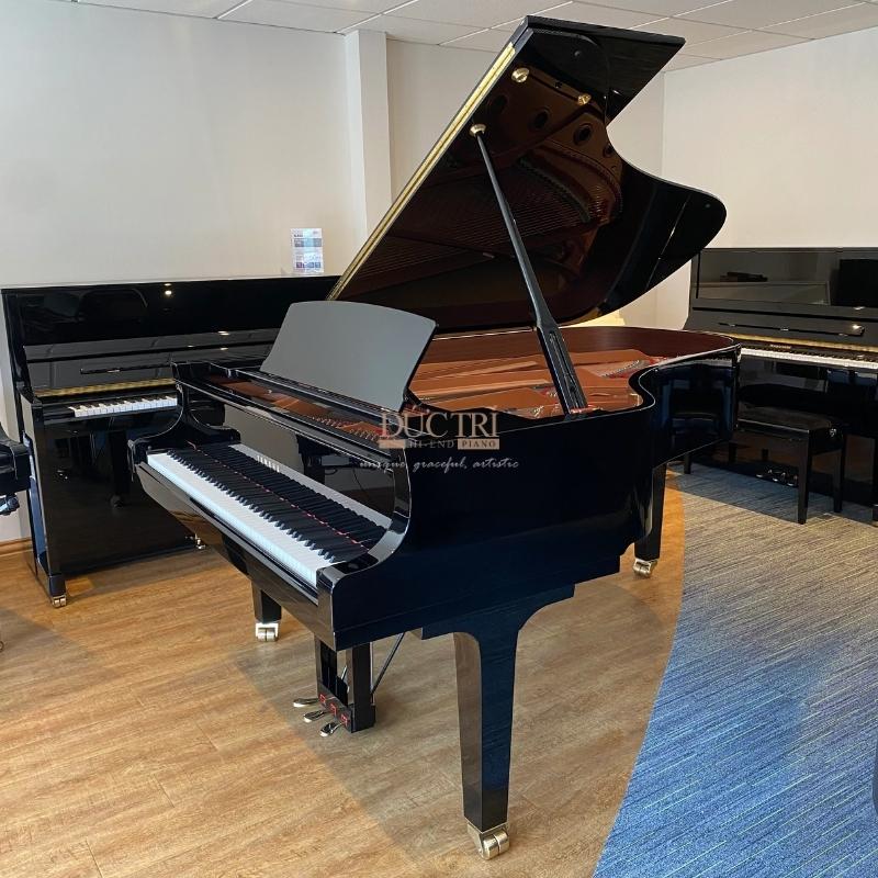 Góc nghiêng Piano Yamaha C6X