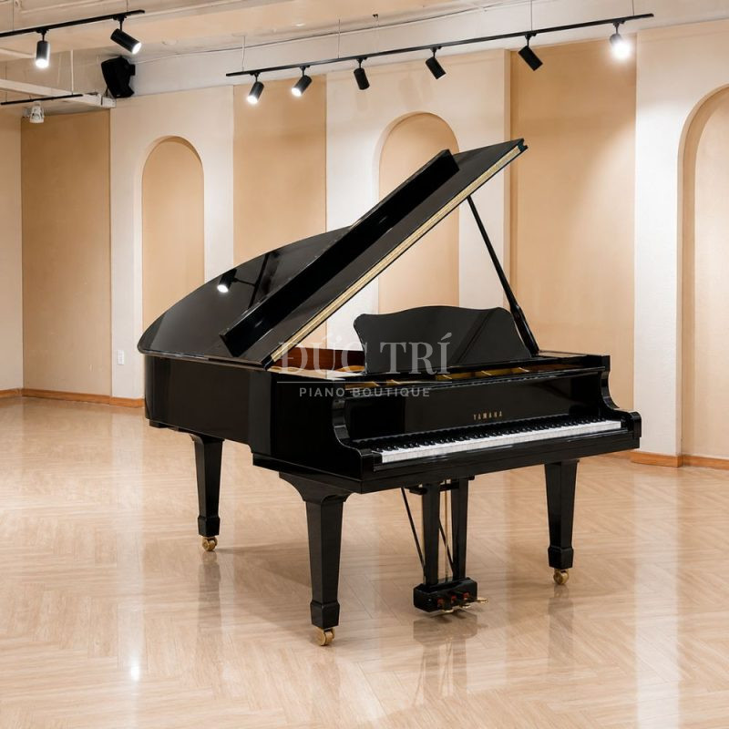 Góc nghiêng đàn piano cơ Yamaha G3D