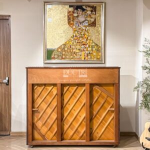 Phía sau thùng Đàn Piano Yamaha W106B