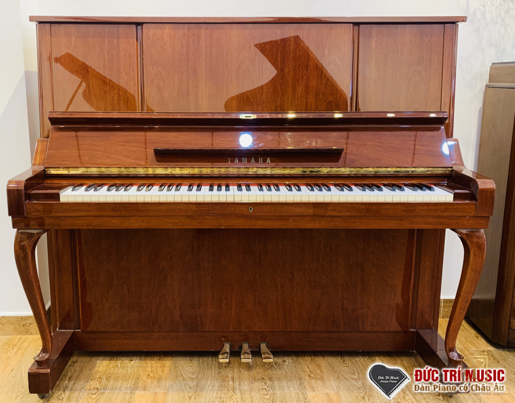 đàn piano yamaha w106b trưng bày tại đức trí music