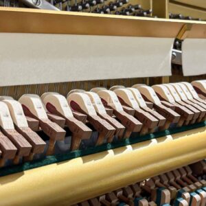 BÚA ĐÀN PIANO YAMAHA UX3