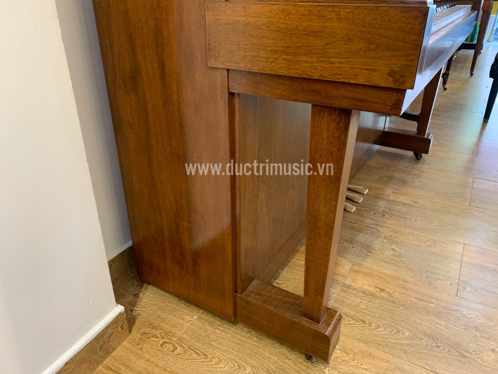 Chân đàn piano Yamaha uw102