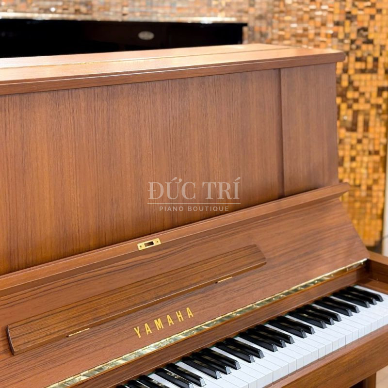 Nắp bàn phím trên đàn Yamaha W107BT