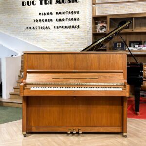 Thiết kế tối giản của piano Yamaha W104