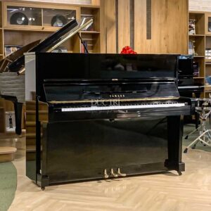 YAMAHA U1E MÀU ĐEN