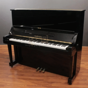 Yamaha U1F được trưng bày tại Showroom của Piano Đức Trí