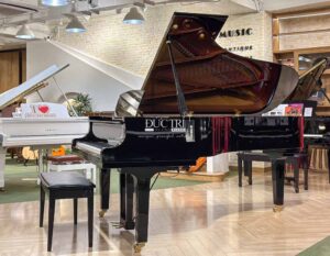 mặt hông đàn grand piano yamaha c7x đức trí music