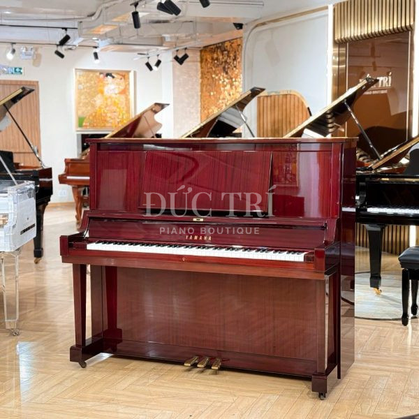 Hình ảnh đàn Yamaha W102BS đang được trưng bày tại Đức Trí Piano Boutique