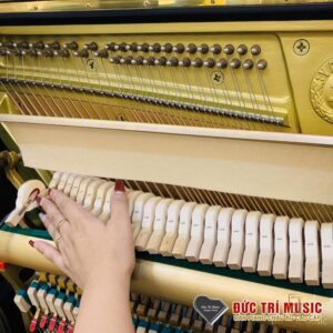 đàn piano yamaha YU30 - 9