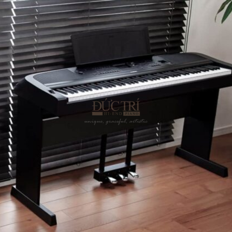 Yamaha DGX-670 được trưng bày tại Showroom của Piano Đức Trí