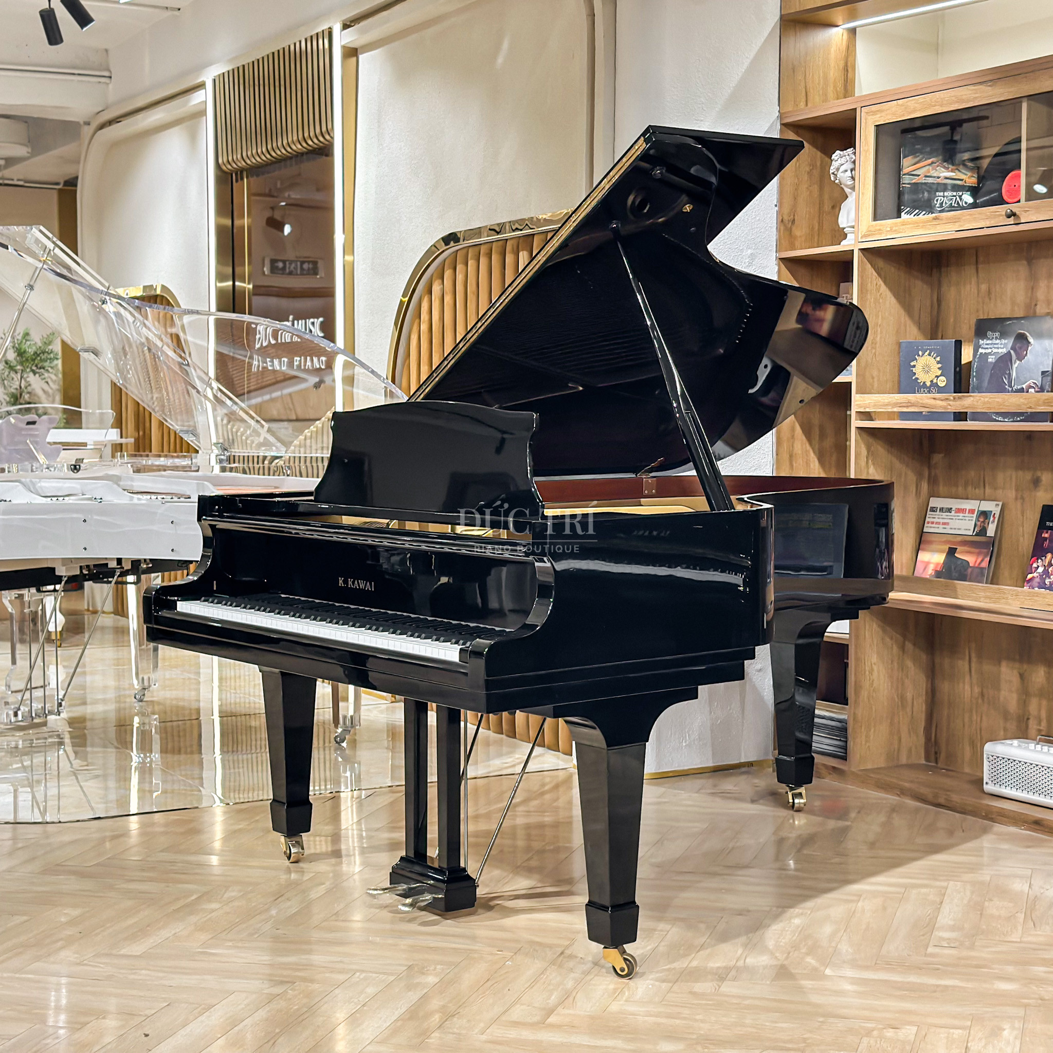 Kawai KG5C 2 Đàn Piano Kawai KG5C có thiết kế truyền thống - tạo điểm nhấn sang trọng.
