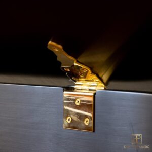 Đàn Piano Kawai KG5C - Bản lề bằng đồng