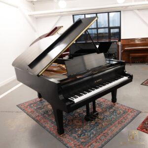 Đàn Piano Kawai KG5C - Cạnh trái đàn