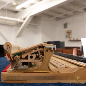 Đàn Piano Kawai KG5C - Bộ máy đàn từ bên trái