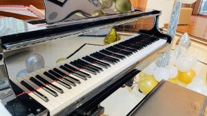 Đàn Piano Yamaha GB1K - Cạnh trái bàn phím