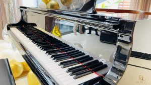 Đàn Piano Yamaha GB1K - Cạnh phải bàn phím