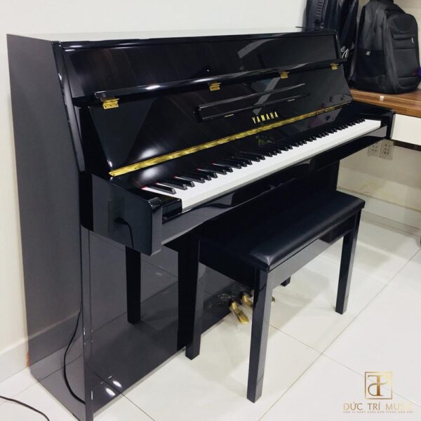 Đàn Piano Yamaha JU109 - Cạnh trái