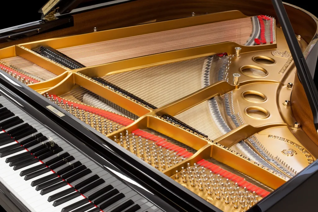 Ben trong thung dan Steinway Sons O 180 So Sánh đàn Piano Kawai Và Steinway Bên trong thùng đàn Steinway & Sons O-180