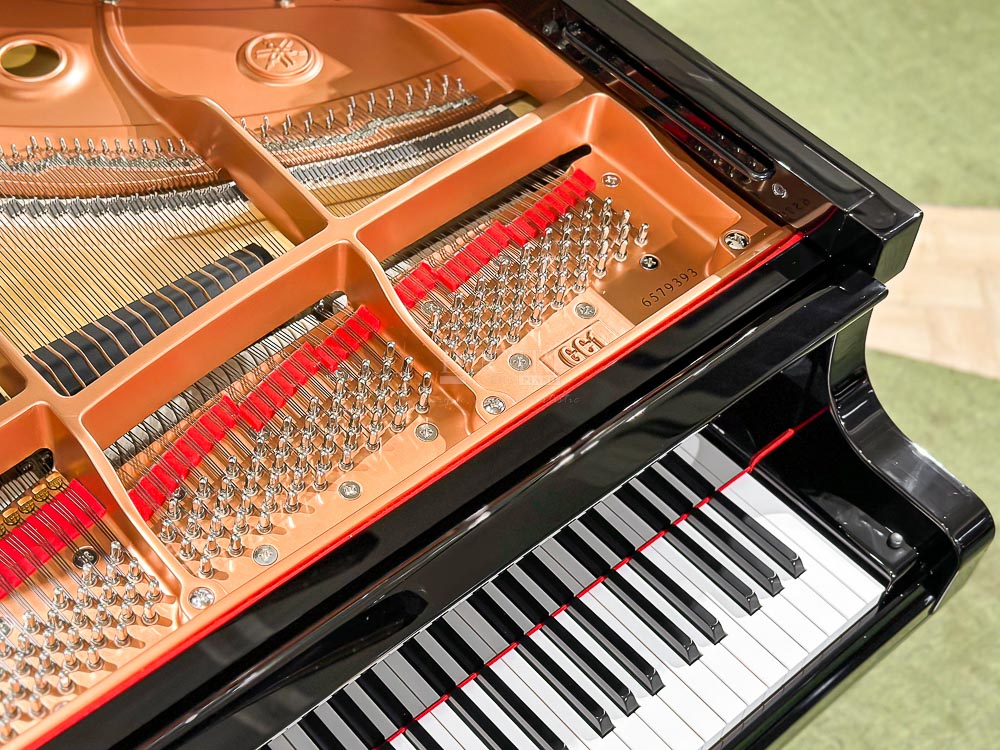 Yamaha GC1 14 Vật liệu chế tác đàn Yamaha GC1 từ gỗ vân sam