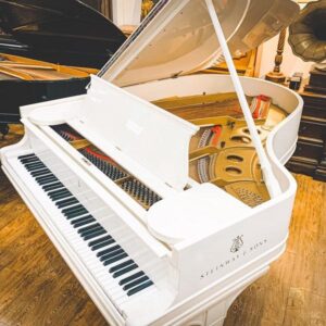 Đàn Piano Steinway & Sons O-180 màu trắng