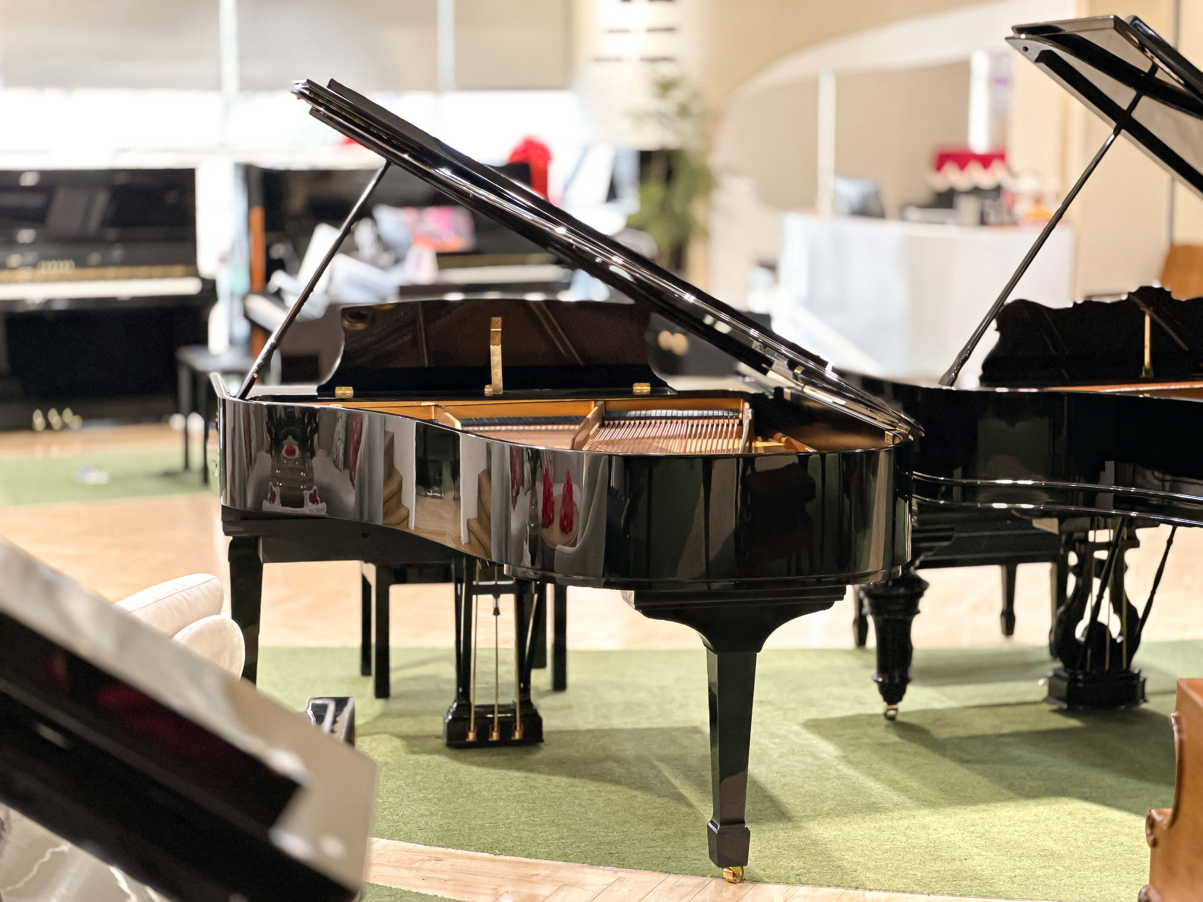 đàn piano steinway & sons trưng bày tại showroom piano đức trí 