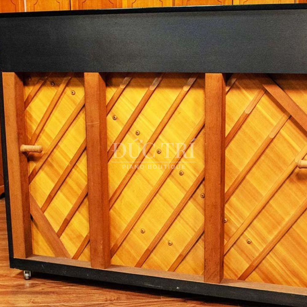 Mat sau dan piano Yamaha U10A Yamaha U10A Mặt sau đàn piano Yamaha U10A