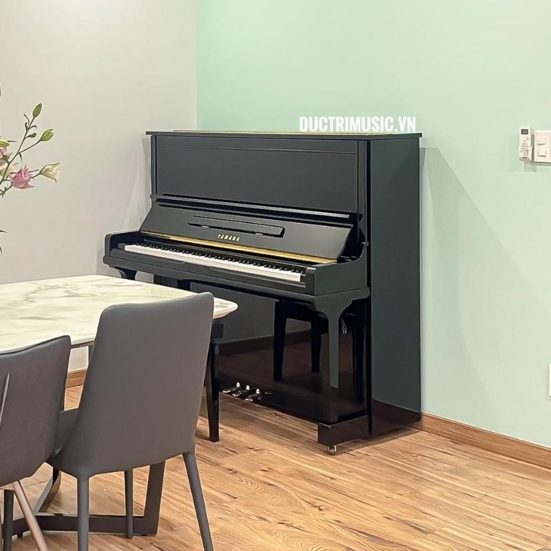 Yamaha U1A được trưng bày tại Showroom của Piano Đức Trí
