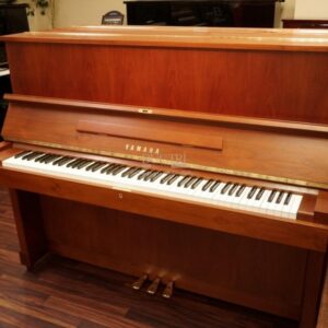 Yamaha W103 được trưng bày tại Showroom của Piano Đức Trí