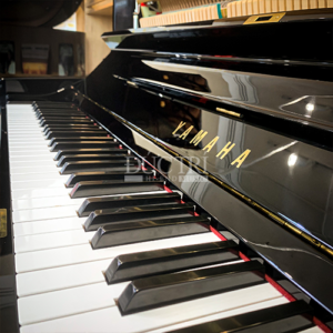 Đàn piano Yamaha YUS3 sở hữu 88 phím chuẩn quốc tế