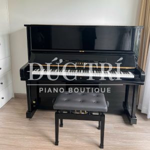 Góc chính diện của đàn Yamaha U3E