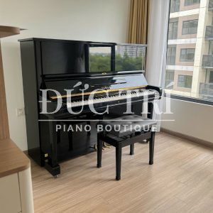 Mặt bên đàn Yamaha U3E