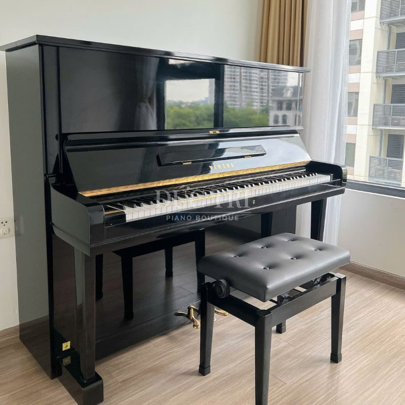 Phím đàn trên đàn Yamaha U3E
