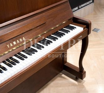 Thiết kế chân đàn trên đàn Yamaha SX101RWnc