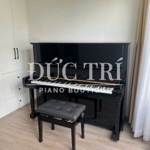 Yamaha U3E và ghế đàn
