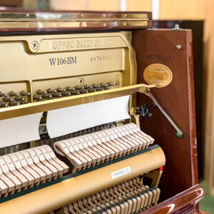 Serie đàn piano Yamaha W106BM