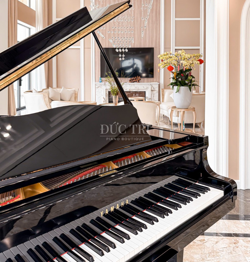 Ban phim tren dan Yamaha C3B Yamaha C3B Bàn phím trên đàn Yamaha C3B