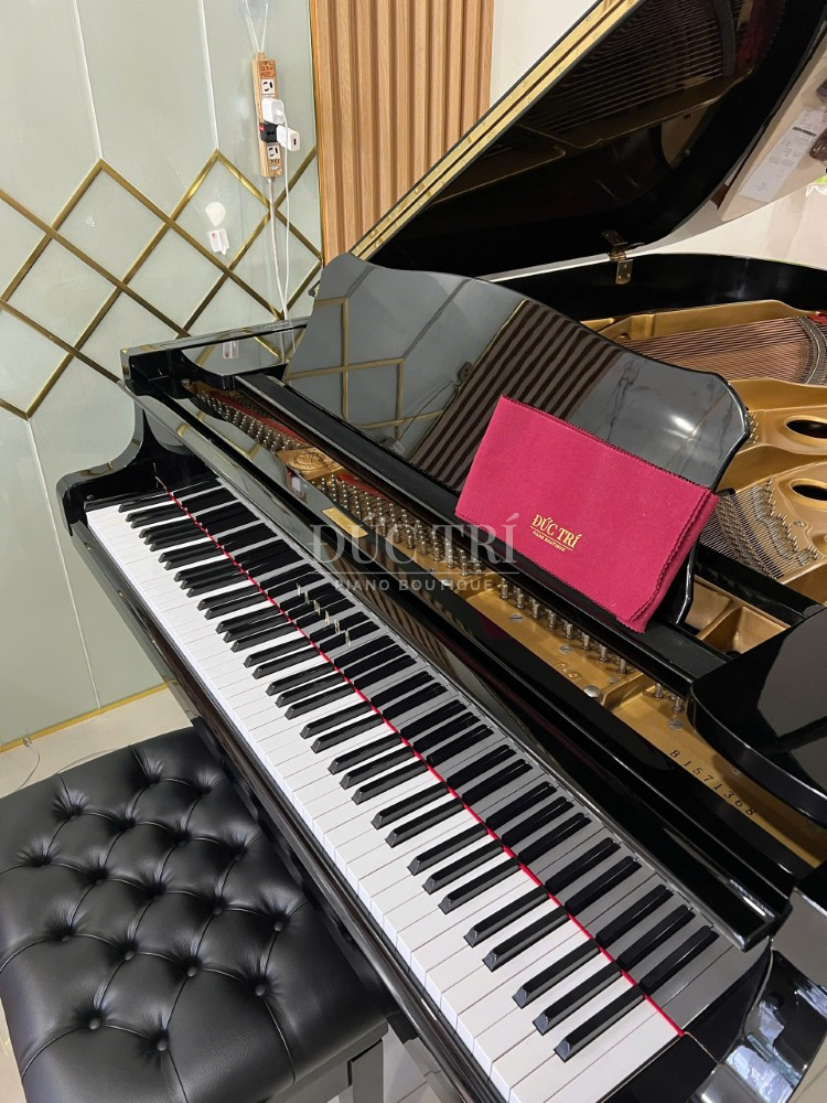 Dan Yamaha C3B va khan lau Duc Tri Piano Boutique Yamaha C3B Đàn Yamaha C3B và khăn lau Đức Trí Piano Boutique