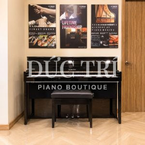 Đàn piano Yamaha NU1X màu đen cao cấp góc nhìn chính diện