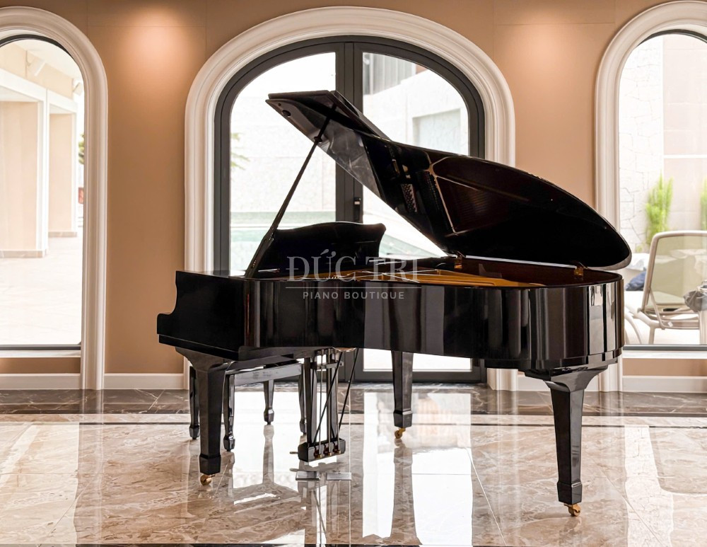 Mat ben dan Yamaha C3B Yamaha C3B Mặt bên đàn Yamaha C3B