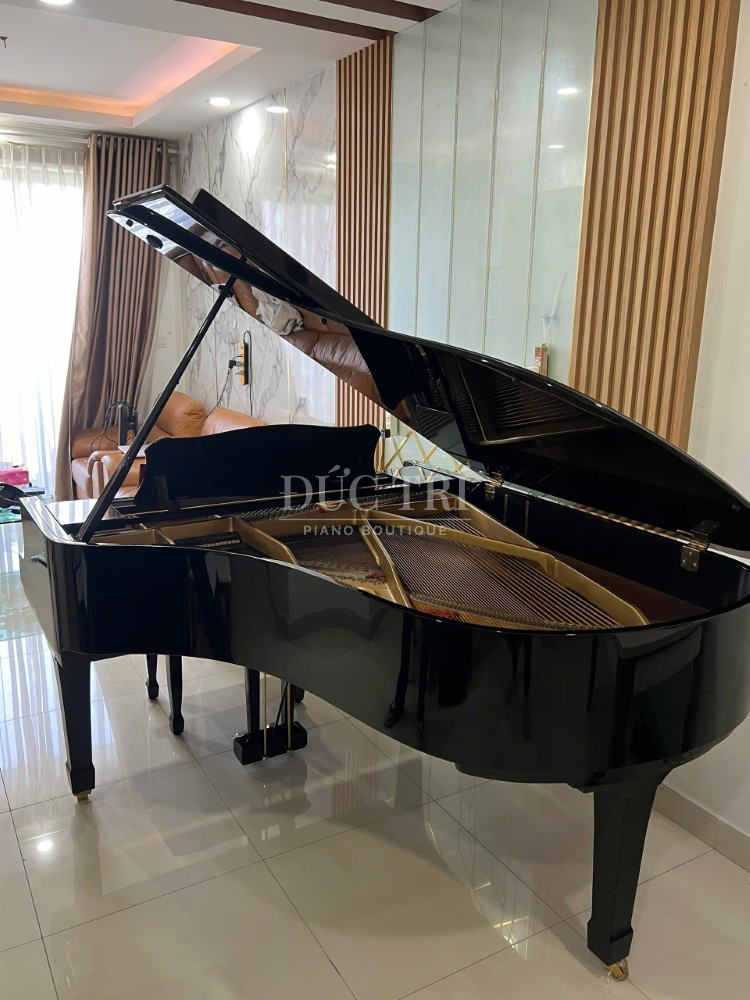 Phia sau dan Yamaha C3B Yamaha C3B Phía sau đàn Yamaha C3B