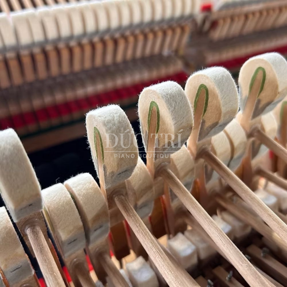 Bua dan tren dan Yamaha G2B yamaha g2b Búa đàn trên đàn Yamaha G2B