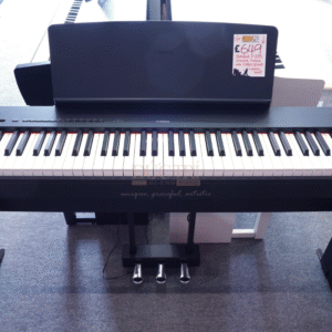 Yamaha P-225 được trưng bày tại Showroom của Piano Đức Trí