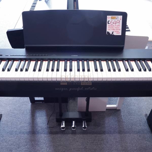 Yamaha P-225 được trưng bày tại Showroom của Piano Đức Trí