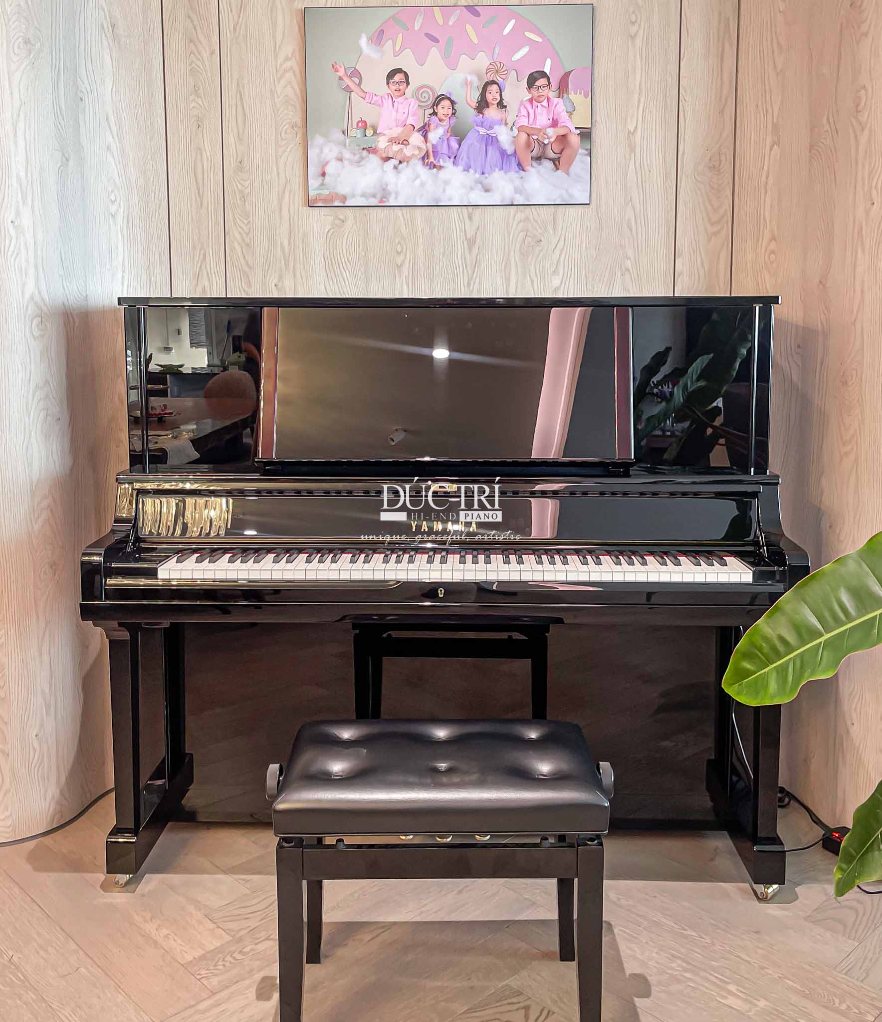 Yamaha YUS5 Là model upright cao cấp nhất của hãng Yamaha