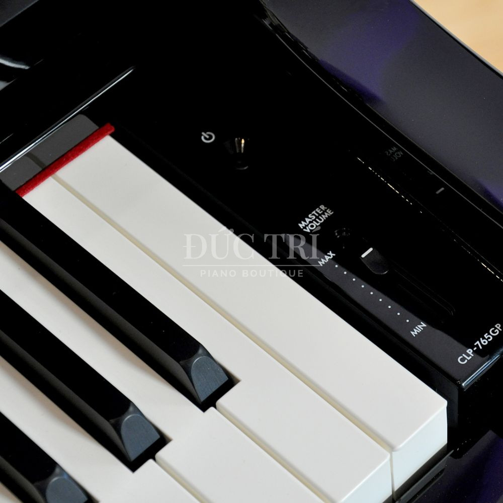 Phim nguon tren dan Yamaha CLP 765GP Yamaha CLP-765GP Phím nguồn trên đàn Yamaha CLP-765GP