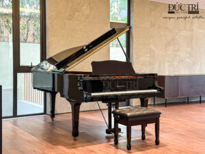 Búa đàn Yamaha C7 được làm từ nỉ và len cao cấp. Chất liệu này rất dễ điều chỉnh đối với các kỹ thuật viên chuyên nghiệp. Vui lòng liên hệ Piano Đức Trí để chúng tôi hướng dẫn bạn quy trình chỉnh âm đối với chiếc đàn này.