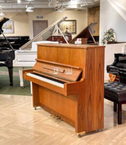 KIểu dáng mạnh mẽ của đàn piano yamaha w109b