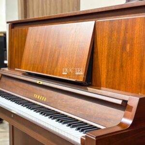 Đàn Piano Yamaha W101 giá nhạc nằm ngoài đức trí music