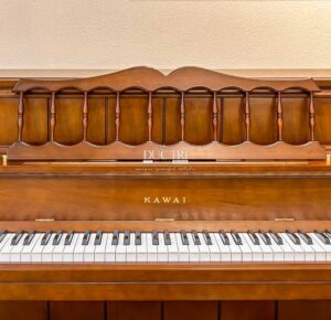 Giá nhạc cách điệu của Đàn Piano Kawai KL68C